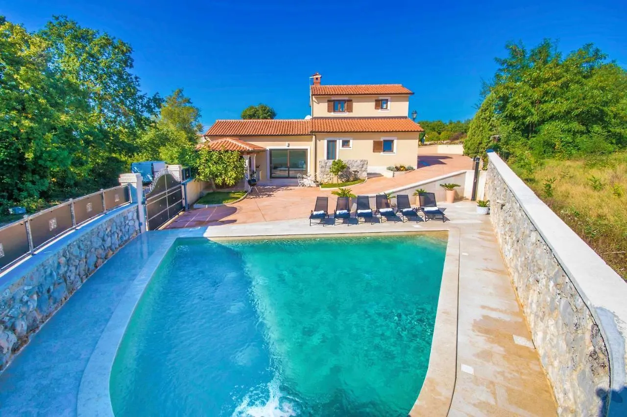 Gorgeous Pool Villa With A Fenced Garden Žminj